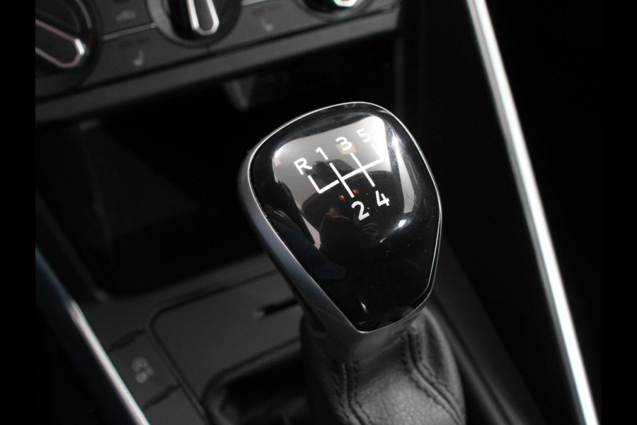 Volkswagen Polo 1.0 TSI Life Nieuw model Navigatie Digitale Cockpit Airco Parkeer sensoren V+A | LED Lichtmetalen Velgen