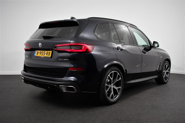 BMW X5 xDrive45e 394pk High Executive M-Sport PHEV 6 cilinder Panoramisch schuif-kantel dak Harman Kardon Head up display Lederen bekleding Electrische verstelling comfort stoelen
