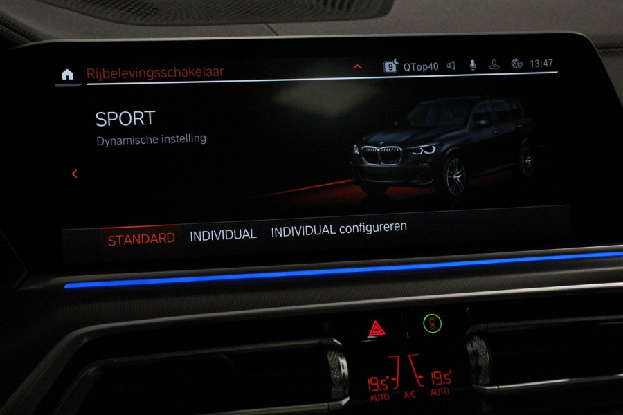 BMW X5 xDrive45e 394pk High Executive M-Sport PHEV 6 cilinder Panoramisch schuif-kantel dak Harman Kardon Head up display Lederen bekleding Electrische verstelling comfort stoelen