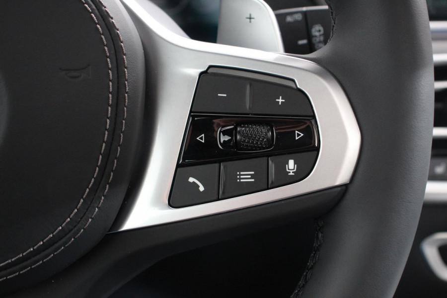 BMW X5 xDrive45e 394pk High Executive M-Sport PHEV 6 cilinder Panoramisch schuif-kantel dak Harman Kardon Head up display Lederen bekleding Electrische verstelling comfort stoelen