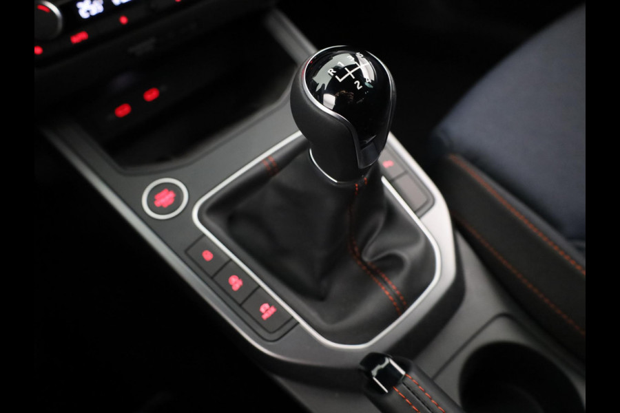 Seat Arona FR Business Connect 1.0 TSI 95 pk 5 versn. Hand | Black pack | Adaptive Cruise | Parkeercamera | |18 inch | Stoelverwarming | Carplay