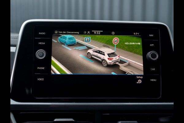 Volkswagen T-Roc 1.5 TSI Life Edition | IQ Light | Trekhaak afnb. | Navi | Stoelverw. | Prijs Rijklaar!!