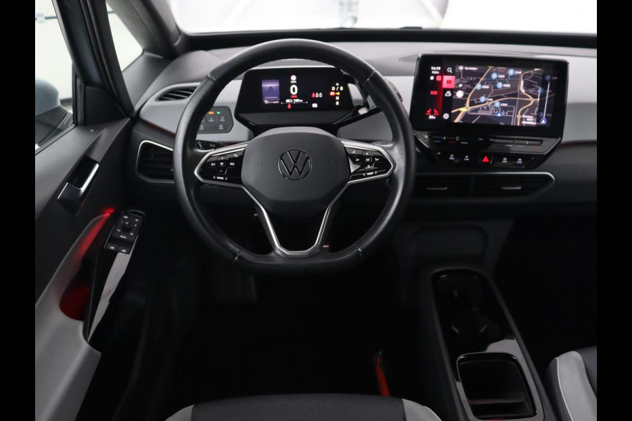 Volkswagen ID.3 Business 58 kWh | Stoel & stuurverwarming | Camera | Carplay | Adaptive cruise | Matrix LED | Navigatie | Climate control | Parkeerhulp | Bluetooth
