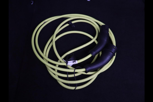 Volkswagen ID.3 Business 58 kWh | Stoel & stuurverwarming | Camera | Carplay | Adaptive cruise | Matrix LED | Navigatie | Climate control | Parkeerhulp | Bluetooth