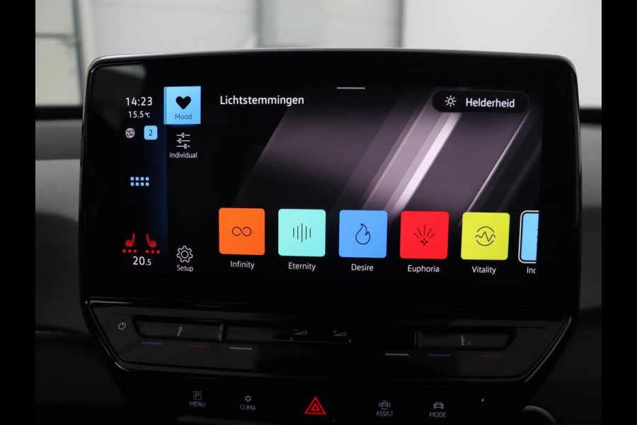 Volkswagen ID.3 Business 58 kWh | Stoel & stuurverwarming | Camera | Carplay | Adaptive cruise | Matrix LED | Navigatie | Climate control | Parkeerhulp | Bluetooth