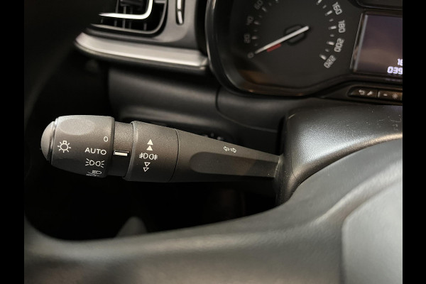 Citroën C3 1.2 PureTech Max Automaat  Airco Navigatie d.m.v.Apple carplay / Android Auto Parksensoren Lichtmetalen Velgen