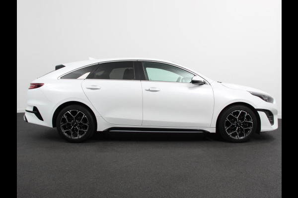 Kia ProCeed 1.5 T-GDi Automaat HEV GT-Line | Climate control | Cruise control adaptive | Camera | Parkeersensoren achter | Stuur verwarming | Voorstoelen verwarmd | Navigatie | Apple Carplay/ Android Auto