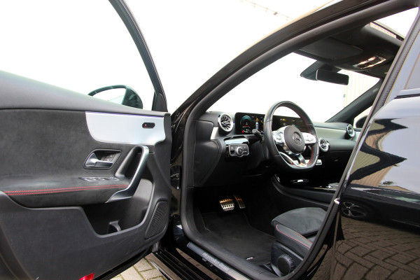 Mercedes-Benz A-Klasse 180 Business Solution AMG | Pano | Carplay | Sfeer | Night