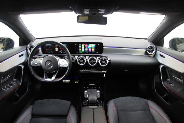 Mercedes-Benz A-Klasse 180 Business Solution AMG | Pano | Carplay | Sfeer | Night
