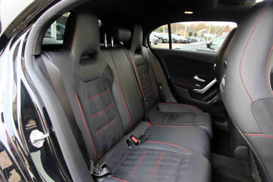 Mercedes-Benz A-Klasse 180 Business Solution AMG | Pano | Carplay | Sfeer | Night