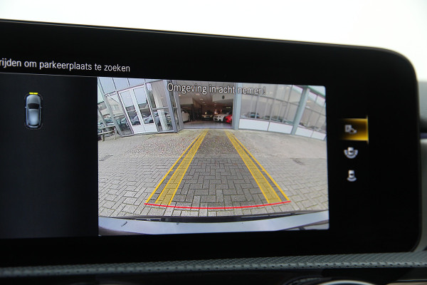 Mercedes-Benz A-Klasse 180 Business Solution AMG | Pano | Carplay | Sfeer | Night