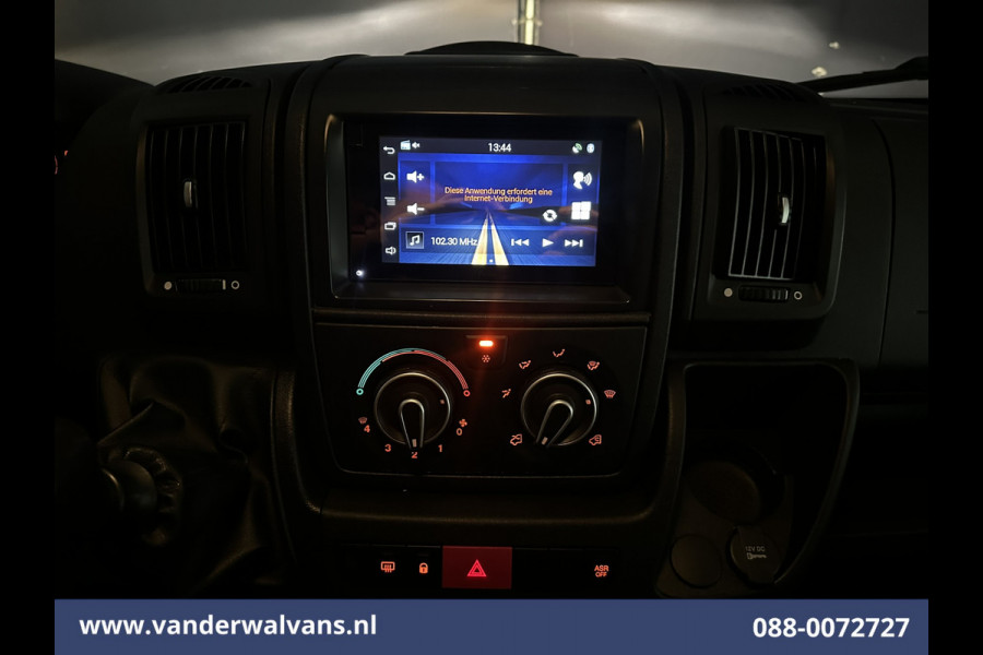 Citroën Jumper 2.2 BlueHDi 141pk Bakwagen Laadklep Euro6 Airco | Camera | Cruisecontrol | 920kg laadvermogen Bijrijdersbank