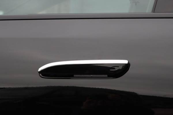 Mercedes-Benz E-Klasse 220 d AMG Line Premium+ | Hyperscreen | Distronic+ | Achterasbesturing | Luchtvering | Memory | Soft-Close |  3D-Display | Stoelventilatie | Burmester | HUD | Surround Camera |