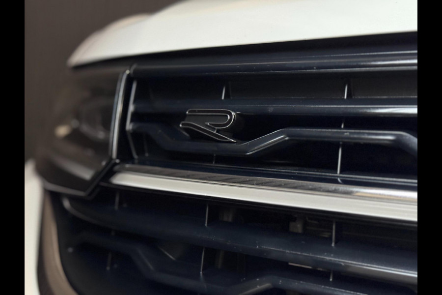 Volkswagen T-Cross 1.5 TSI R-Line DSG | IQ LED | CAMERA | TREKHAAK | NIEUWSTAAT!