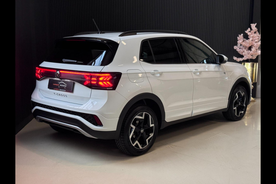 Volkswagen T-Cross 1.5 TSI R-Line DSG | IQ LED | CAMERA | TREKHAAK | NIEUWSTAAT!