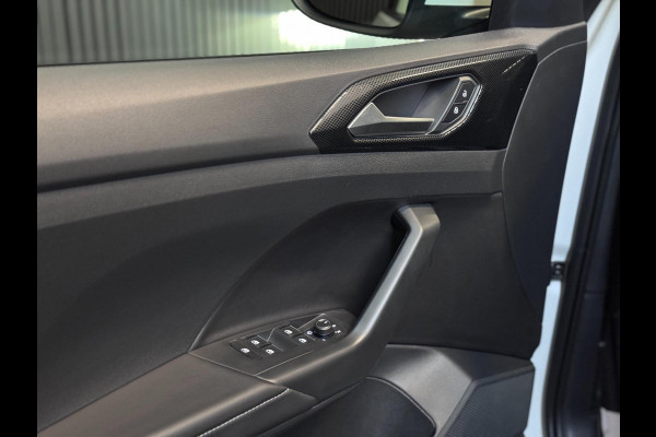 Volkswagen T-Cross 1.5 TSI R-Line DSG | IQ LED | CAMERA | TREKHAAK | NIEUWSTAAT!