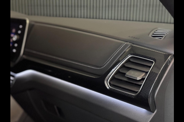 Volkswagen T-Cross 1.5 TSI R-Line DSG | IQ LED | CAMERA | TREKHAAK | NIEUWSTAAT!