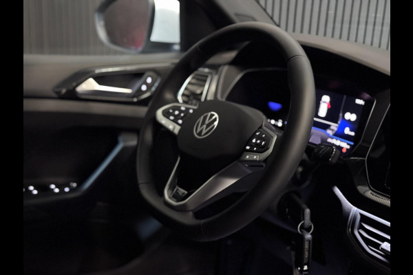 Volkswagen T-Cross 1.5 TSI R-Line DSG | IQ LED | CAMERA | TREKHAAK | NIEUWSTAAT!