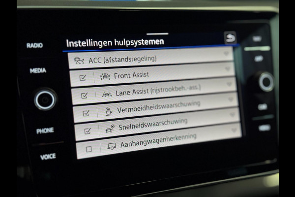 Volkswagen T-Cross 1.5 TSI R-Line DSG | IQ LED | CAMERA | TREKHAAK | NIEUWSTAAT!