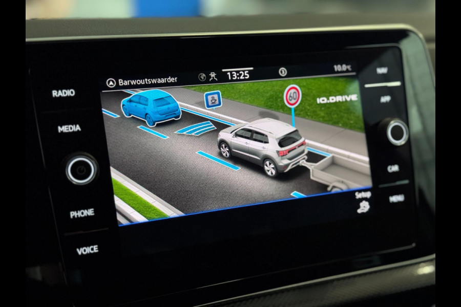 Volkswagen T-Cross 1.5 TSI R-Line DSG | IQ LED | CAMERA | TREKHAAK | NIEUWSTAAT!