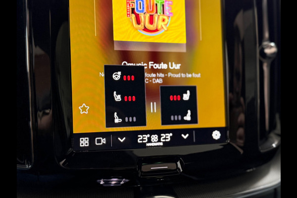 Volvo XC60 2.0 T6 Plug-in hybrid AWD Ultra Black Edition | Pano | Luchtvering | 21' inch | Bowers&Wilkins | BTW