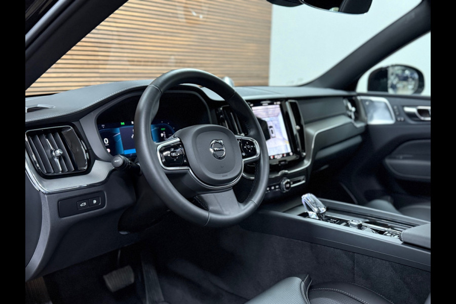 Volvo XC60 2.0 T6 Plug-in hybrid AWD Ultra Black Edition | Pano | Luchtvering | 21' inch | Bowers&Wilkins | BTW