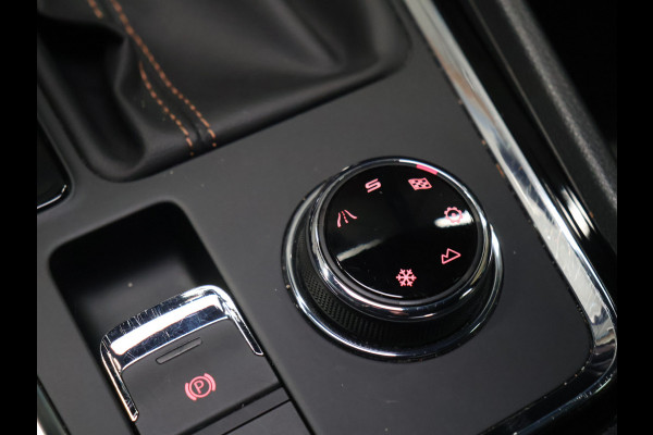 CUPRA Ateca 2.0 TSI 4DRIVE [REMUS GPF-BACK UITLAATSYSTEEM, SCHUIFKANTELDAK, TREKHAAK INKLAPBAAR, APPLE CARPLAY, ANDROID, SPORTSTOELEN, 360 CAMERA, BEATS SOUND, ADAPTIVE CRUISE, DODE HOEK DETECTIE, STOELVERWARMING, CLIM