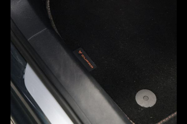 CUPRA Ateca 2.0 TSI 4DRIVE [REMUS GPF-BACK UITLAATSYSTEEM, SCHUIFKANTELDAK, TREKHAAK INKLAPBAAR, APPLE CARPLAY, ANDROID, SPORTSTOELEN, 360 CAMERA, BEATS SOUND, ADAPTIVE CRUISE, DODE HOEK DETECTIE, STOELVERWARMING, CLIM