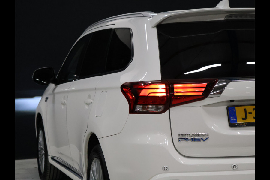 Mitsubishi Outlander 2.4 PHEV Pure+ [TREKHAAK, CAMERA, CRUISE CONTROL, BLUETOOTH TELEFOON, STOELVERWARMING, FLIPPERS, CLIMATE CONTROL, NIEUWSTAAT]
