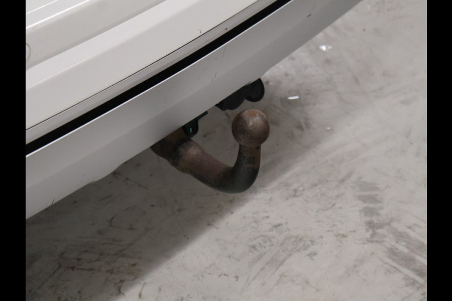 Mitsubishi Outlander 2.4 PHEV Pure+ [TREKHAAK, CAMERA, CRUISE CONTROL, BLUETOOTH TELEFOON, STOELVERWARMING, FLIPPERS, CLIMATE CONTROL, NIEUWSTAAT]