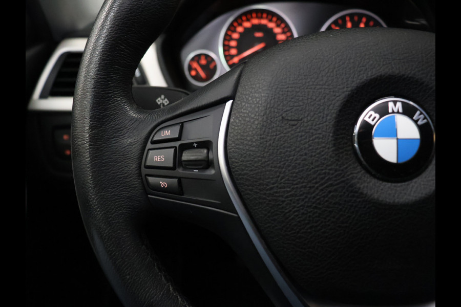 BMW 3 Serie Touring 318i Corporate Lease Executive [CRUISE CONTROL, BLUETOOTH TELEFOON, PDC V+A, AUTOMATISCHE AIRCO, ELEKTRISCHE ACHTERKLEP, BMW LED, NIEUWSTAAT]