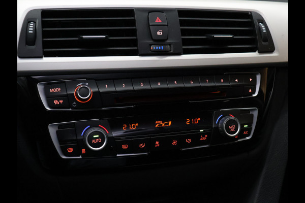 BMW 3 Serie Touring 318i Corporate Lease Executive [CRUISE CONTROL, BLUETOOTH TELEFOON, PDC V+A, AUTOMATISCHE AIRCO, ELEKTRISCHE ACHTERKLEP, BMW LED, NIEUWSTAAT]