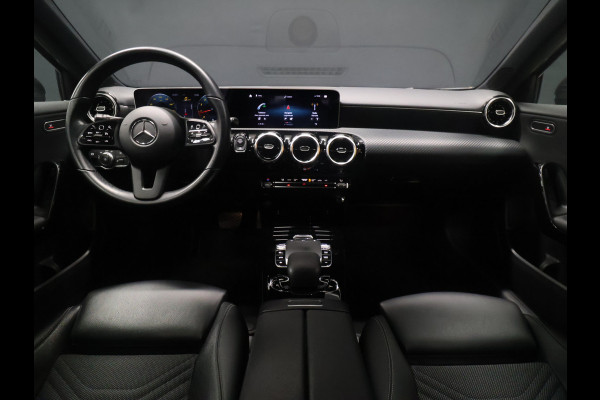 Mercedes-Benz A-Klasse 200 Business Solution [SCHUIFKANTELDAK, TREKHAAK, BLUETOOTH TELEFOON, CRUISE CONTROL, ACHTERUITRIJCAMERA, PDC V+A, STOELVERWARMING, FLIPPERS, AUTOMATISCHE AIRCO, NIEUWSTAAT,