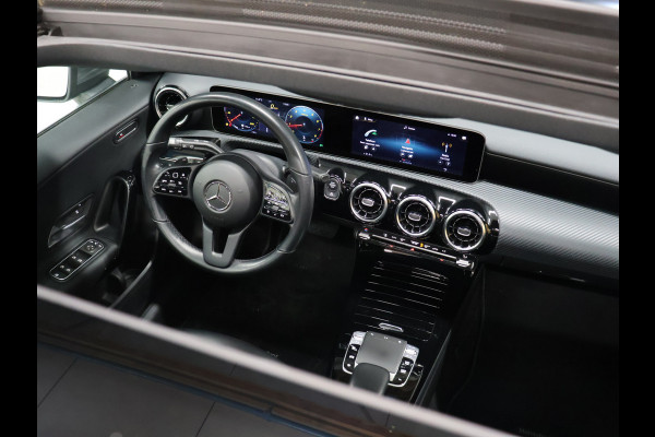 Mercedes-Benz A-Klasse 200 Business Solution [SCHUIFKANTELDAK, TREKHAAK, BLUETOOTH TELEFOON, CRUISE CONTROL, ACHTERUITRIJCAMERA, PDC V+A, STOELVERWARMING, FLIPPERS, AUTOMATISCHE AIRCO, NIEUWSTAAT,