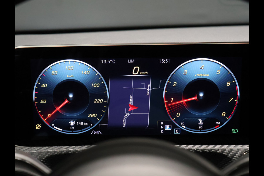 Mercedes-Benz A-Klasse 200 Business Solution [SCHUIFKANTELDAK, TREKHAAK, BLUETOOTH TELEFOON, CRUISE CONTROL, ACHTERUITRIJCAMERA, PDC V+A, STOELVERWARMING, FLIPPERS, AUTOMATISCHE AIRCO, NIEUWSTAAT,