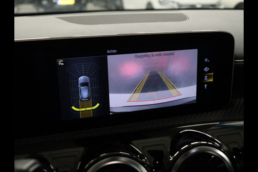 Mercedes-Benz A-Klasse 200 Business Solution [SCHUIFKANTELDAK, TREKHAAK, BLUETOOTH TELEFOON, CRUISE CONTROL, ACHTERUITRIJCAMERA, PDC V+A, STOELVERWARMING, FLIPPERS, AUTOMATISCHE AIRCO, NIEUWSTAAT,