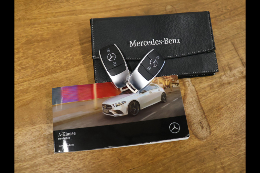 Mercedes-Benz A-Klasse 200 Business Solution [SCHUIFKANTELDAK, TREKHAAK, BLUETOOTH TELEFOON, CRUISE CONTROL, ACHTERUITRIJCAMERA, PDC V+A, STOELVERWARMING, FLIPPERS, AUTOMATISCHE AIRCO, NIEUWSTAAT,
