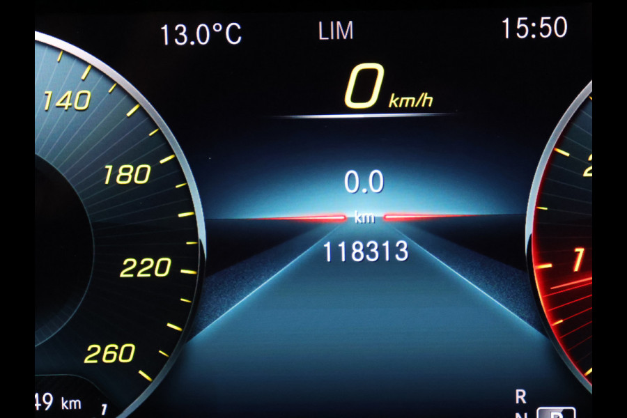 Mercedes-Benz A-Klasse 200 Business Solution [SCHUIFKANTELDAK, TREKHAAK, BLUETOOTH TELEFOON, CRUISE CONTROL, ACHTERUITRIJCAMERA, PDC V+A, STOELVERWARMING, FLIPPERS, AUTOMATISCHE AIRCO, NIEUWSTAAT,