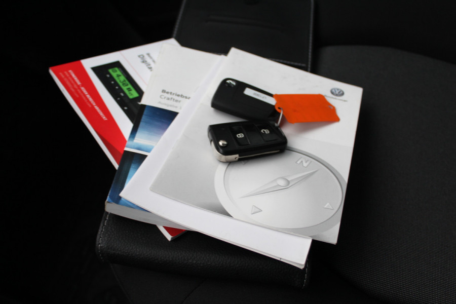 Volkswagen Crafter 50 2.0 TDI 130KW Euro6 L4 Pick-Up Open Laadbak ✓ 3,5Ton haak ✓ dubbel lucht ✓ airco