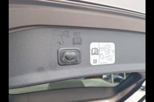 Ford Kuga 1.5 ST Line | Trekhaak 2000kg | Winter-Pack | LED | Navi | Stoel&Stuur Verwarming | occasion