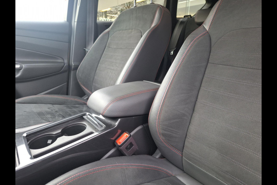 Ford Kuga 1.5 ST Line | Trekhaak 2000kg | Winter-Pack | LED | Navi | Stoel&Stuur Verwarming | occasion