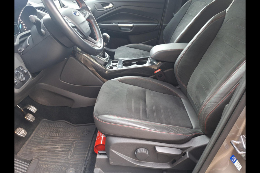 Ford Kuga 1.5 ST Line | Trekhaak 2000kg | Winter-Pack | LED | Navi | Stoel&Stuur Verwarming | occasion