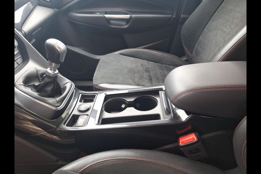 Ford Kuga 1.5 ST Line | Trekhaak 2000kg | Winter-Pack | LED | Navi | Stoel&Stuur Verwarming | occasion