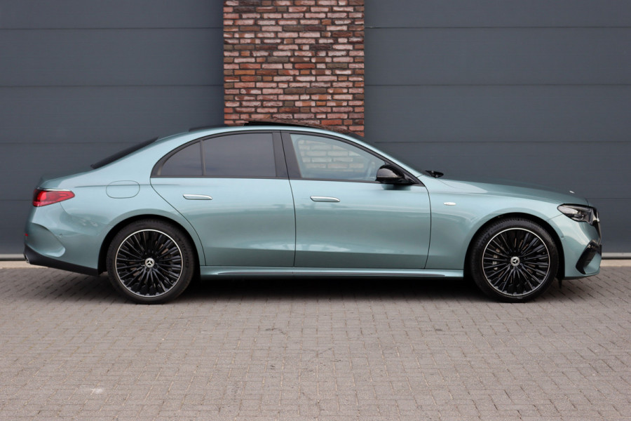 Mercedes-Benz E-Klasse 300 e AMG Line | Hyperscreen | Distronic | Panoramadak | Memory | Burmester | HUD | 3D-Display | Digital Light | Surround Camera | Nightpakket | Keyless Go |