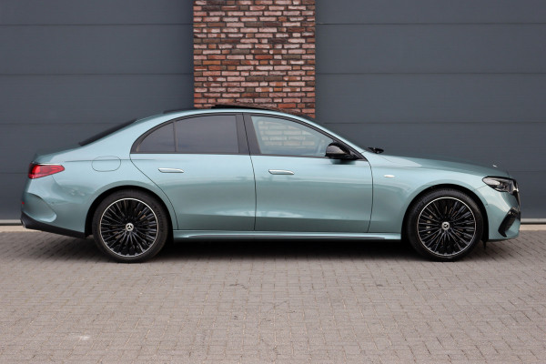 Mercedes-Benz E-Klasse 300 e AMG Line | Hyperscreen | Distronic | Panoramadak | Memory | Burmester | HUD | 3D-Display | Digital Light | Surround Camera | Nightpakket | Keyless Go |