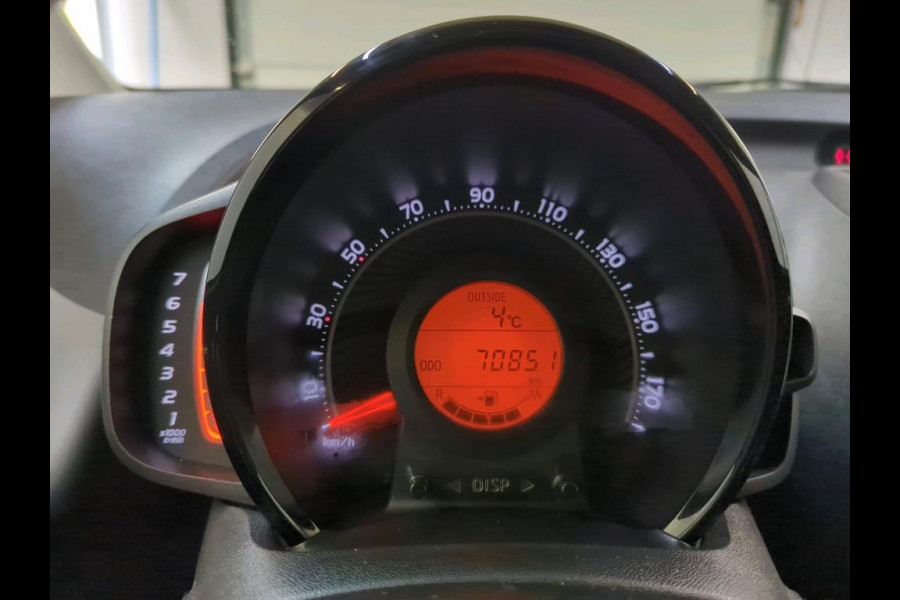 Toyota Aygo 1.0 VVT-i X-Play 5-DRS Airco DAB+ Carplay Navi X-Play Pack Achteruitrij Camera