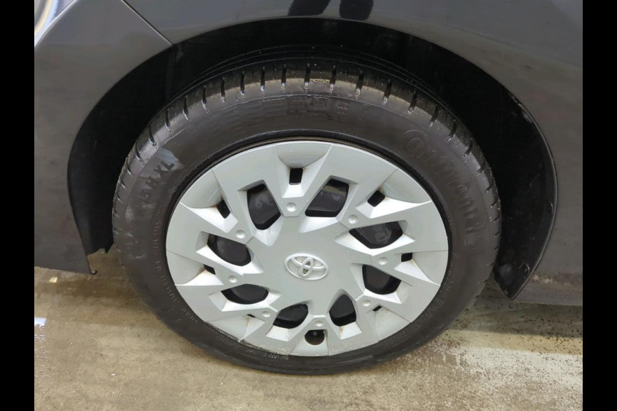 Toyota Aygo 1.0 VVT-i X-Play 5-DRS Airco DAB+ Carplay Navi X-Play Pack Achteruitrij Camera