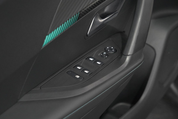 Peugeot 2008 PureTech 130 EAT8 Allure Pack | Stoelverwarming | Adaptieve Cruise Control | Camera
