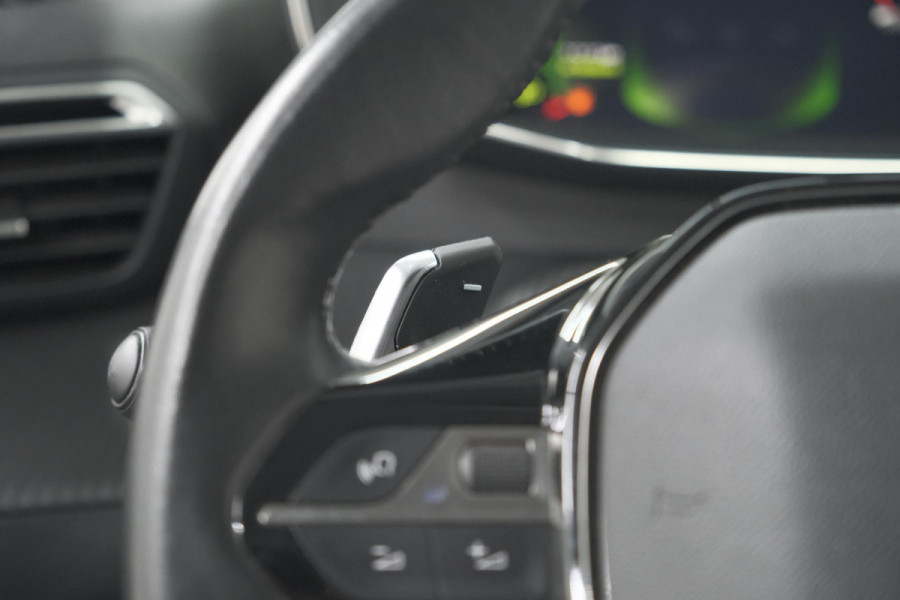 Peugeot 2008 PureTech 130 EAT8 Allure Pack | Stoelverwarming | Adaptieve Cruise Control | Camera