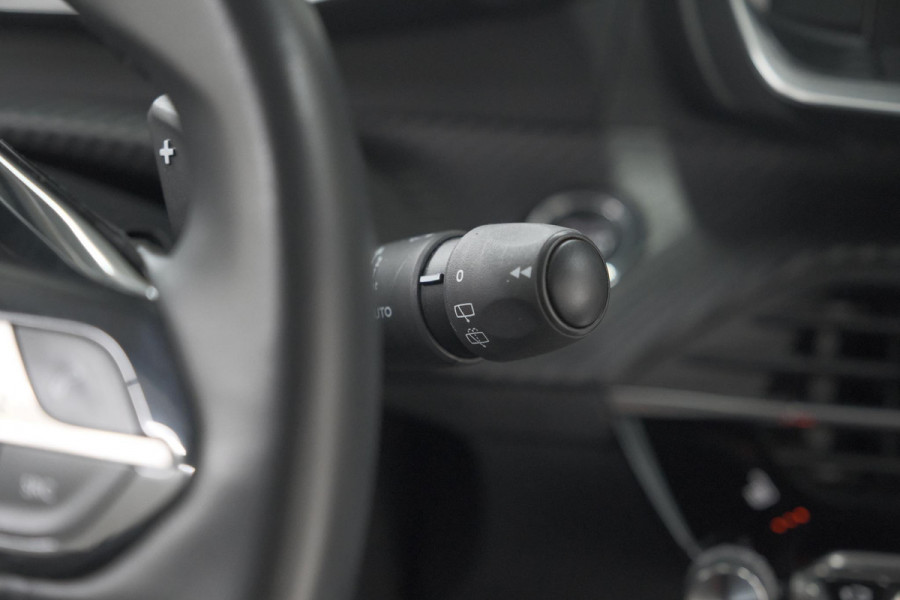 Peugeot 2008 PureTech 130 EAT8 Allure Pack | Stoelverwarming | Adaptieve Cruise Control | Camera